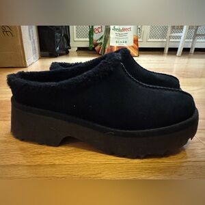 UGG New Heights Cozy Clog